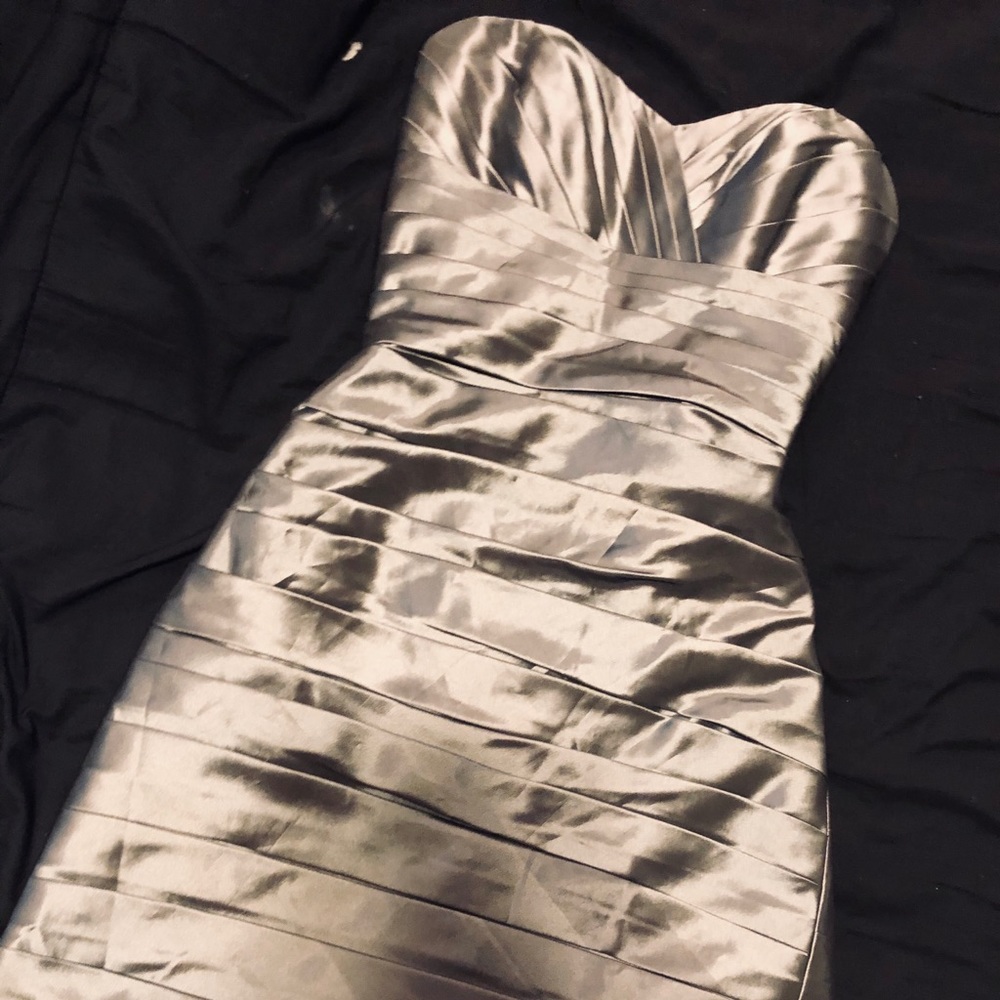 Strapless silver mid dress